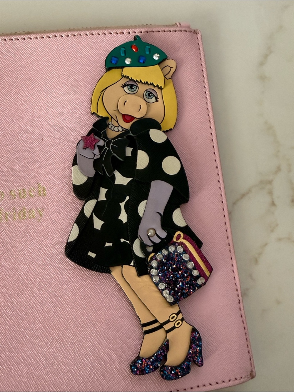kate spade x Disney Miss Piggy Fancy Friday leather wristlet - Picture 4 of 8